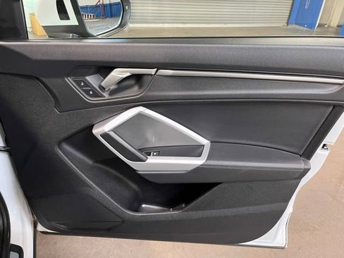 Used 2025 Audi Q3 2.0T Premium image 10