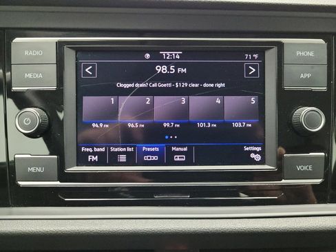 Used 2024 Volkswagen Jetta SE FWD image 25