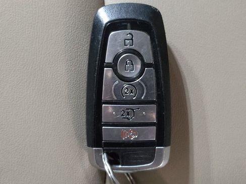 Used 2022 Ford Explorer XLT w/ Equipment Group 202A image 32