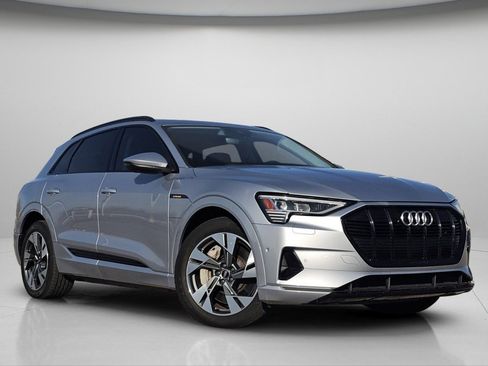 Used 2021 Audi e-tron Premium w/ Convenience Plus Package image 2