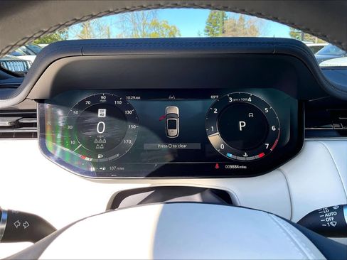 Used 2025 Land Rover Range Rover Long Wheelbase SE image 22