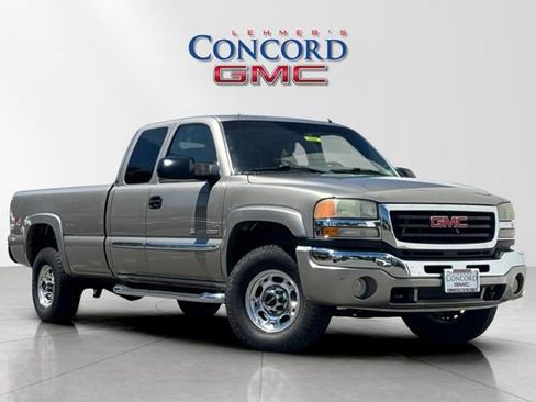 Used 2003 GMC Sierra 2500 SLT w/ SLT Preferred Equipment Group AWD/4WD image 1