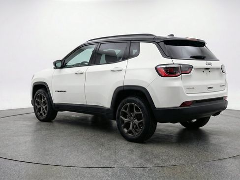 Used 2025 Jeep Compass Limited AWD/4WD image 6