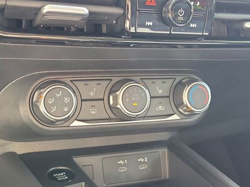 Certified 2025 Nissan Kicks SV w/ SV Premium Package image 37