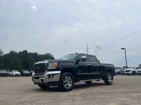 Used 2018 GMC Sierra 2500 SLT w/ Duramax Plus Package AWD/4WD image 2