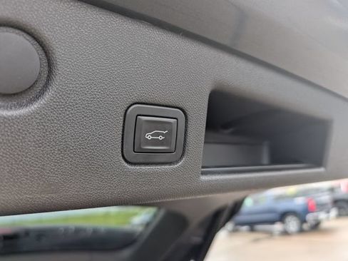 Used 2018 Chevrolet Equinox Premier AWD/4WD image 9