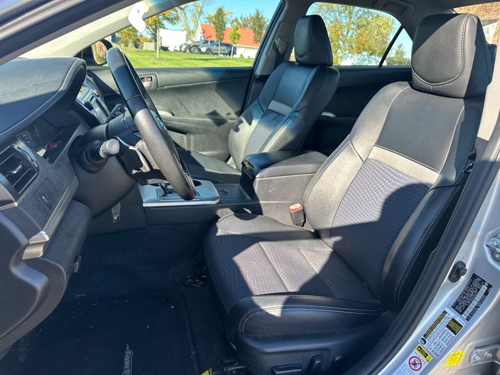 Used 2012 Toyota Camry SE FWD image 15