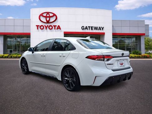 Used 2024 Toyota Corolla SE w/ SE Premium Package FWD image 6