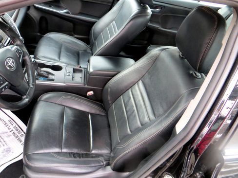 Used 2016 Toyota Camry XLE image 16