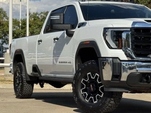 Used 2024 GMC Sierra 2500 Pro w/ Convenience Package AWD/4WD image 3