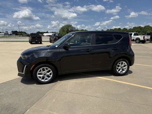 Used 2024 Kia Soul LX w/ Option Group 015 FWD image 5