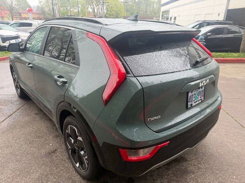 Used 2024 Kia Niro Wind w/ Wind Preserve Package FWD image 6