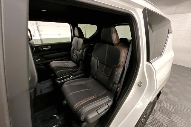 New 2026 Nissan Armada SL w/ Captain's Chari Seat Package AWD/4WD image 11