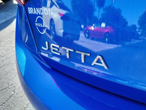 Used 2024 Volkswagen Jetta SE FWD image 10