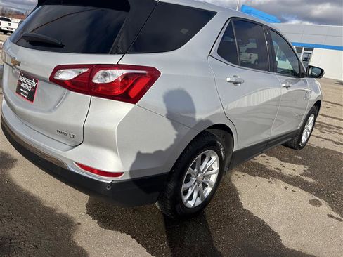 Used 2019 Chevrolet Equinox LT image 3