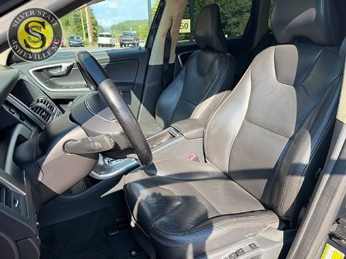 Used 2012 Volvo XC60 T6 AWD/4WD image 12