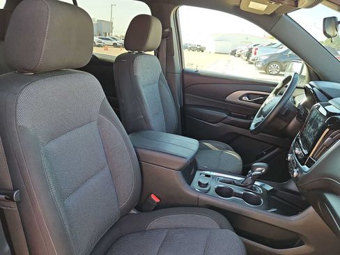Used 2023 Chevrolet Traverse LT FWD image 18