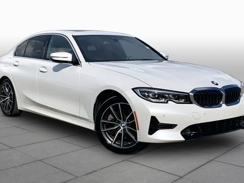Used 2022 BMW 330i Sedan w/ Premium Package 2 RWD image 3