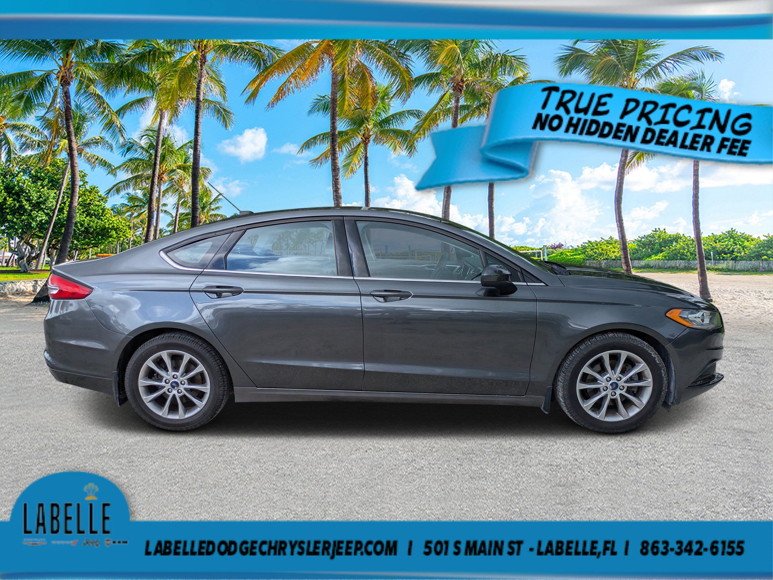 Used 2017 Ford Fusion SE w/ Fusion SE Technology Package FWD image 2