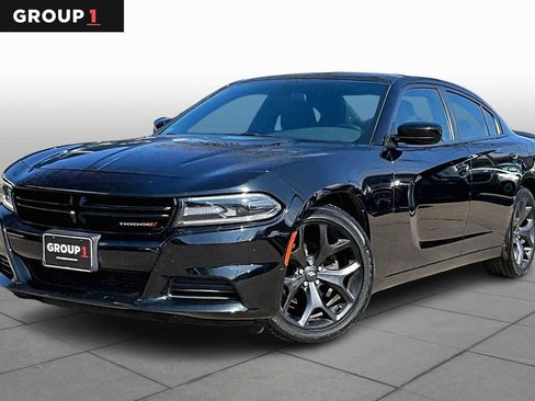 Used 2020 Dodge Charger SXT w/ Blacktop Package image 1