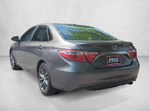 Used 2017 Toyota Camry XSE w/ Moonroof Package FWD image 6