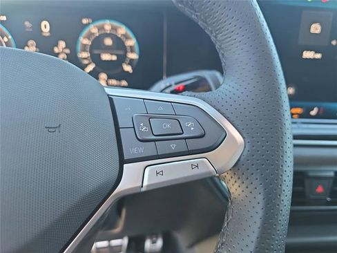 New 2026 Volkswagen Tiguan SE R-Line image 24