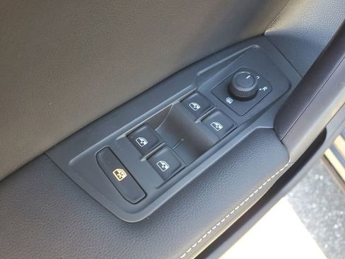 Used 2024 Volkswagen Tiguan S FWD image 13