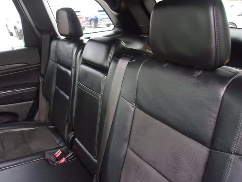 Used 2022 Jeep Grand Cherokee Laredo X image 17