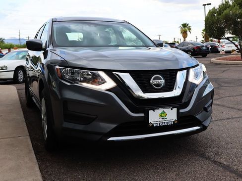 Used 2020 Nissan Rogue S FWD image 18