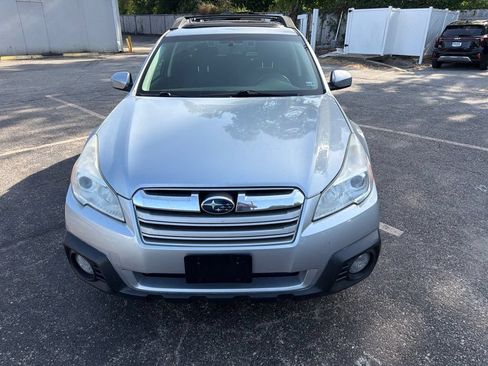 Used 2013 Subaru Outback 2.5i Limited AWD/4WD image 2