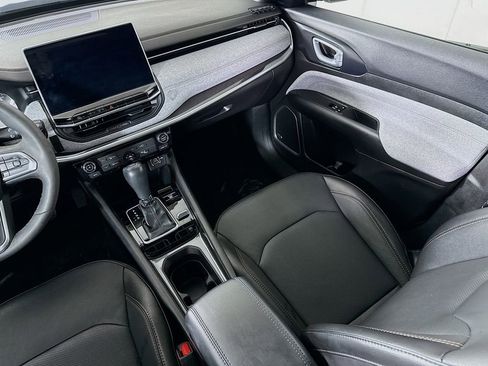 Used 2023 Jeep Compass Latitude w/ Sun and Sound Group image 24