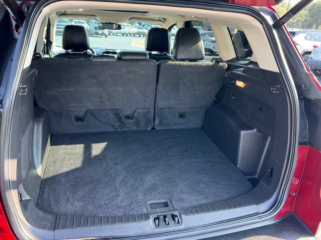 Used 2017 Ford Escape Titanium FWD image 17