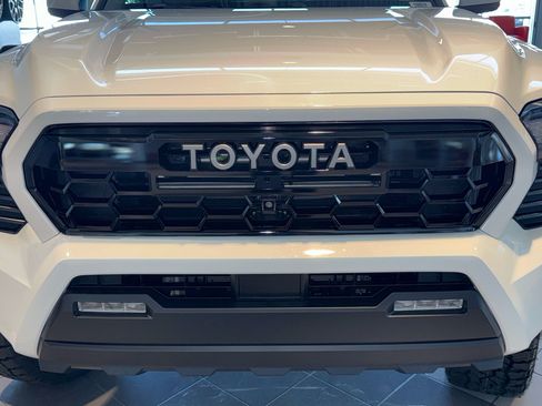 New 2026 Toyota Tacoma TRD Off-Road AWD/4WD image 25
