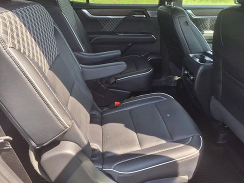 Used 2024 GMC Acadia Denali w/ Super Cruise Package AWD/4WD image 11