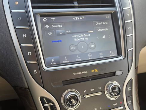 Used 2020 Lincoln Nautilus Reserve w/ Equipment Group 202A image 21