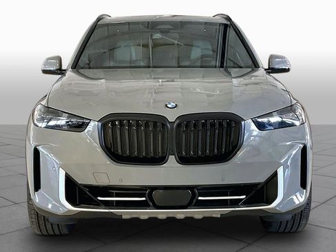 Certified 2025 BMW X5 xDrive40i w/ Parking Assistance Package AWD/4WD image 3