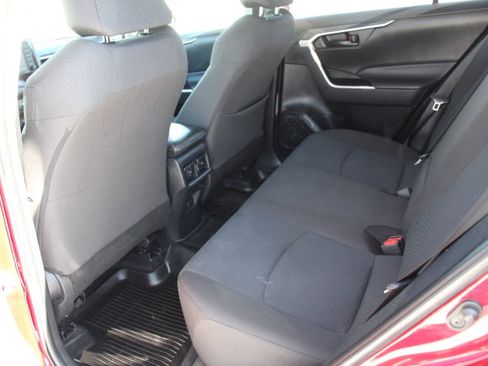 Certified 2022 Toyota RAV4 LE FWD image 11