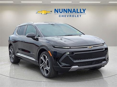 New 2026 Chevrolet Equinox EV LT image 7