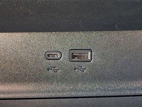 Used 2026 Chevrolet Equinox LT FWD image 23