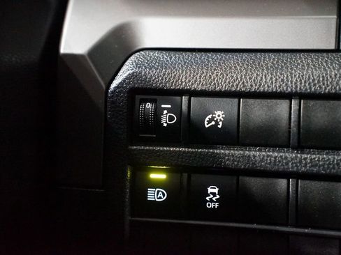 Used 2024 Toyota Tacoma TRD Sport image 25