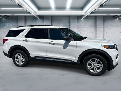Used 2023 Ford Explorer XLT w/ Equipment Group 202A AWD/4WD image 25