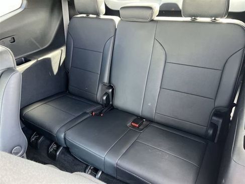Certified 2025 Buick Enclave Preferred AWD/4WD image 29