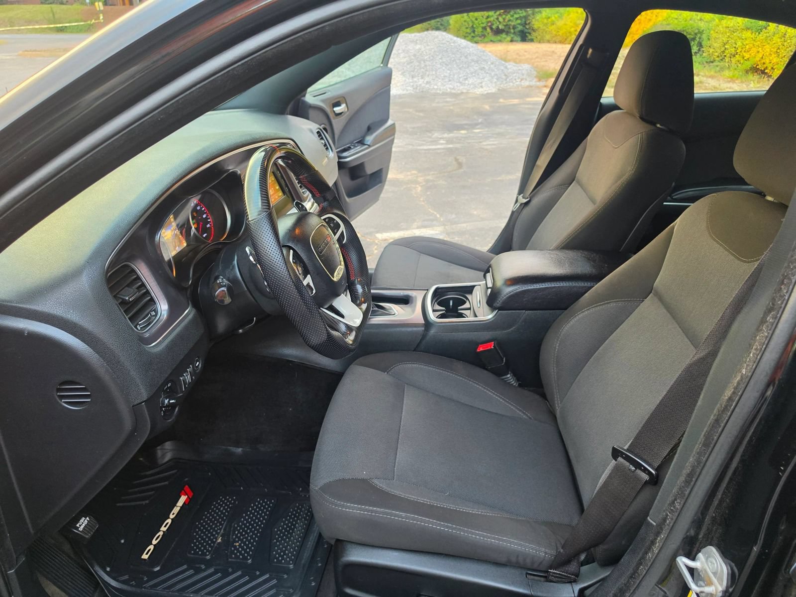 Used 2015 Dodge Charger SE w/ Popular Equipment Group RWD image 10