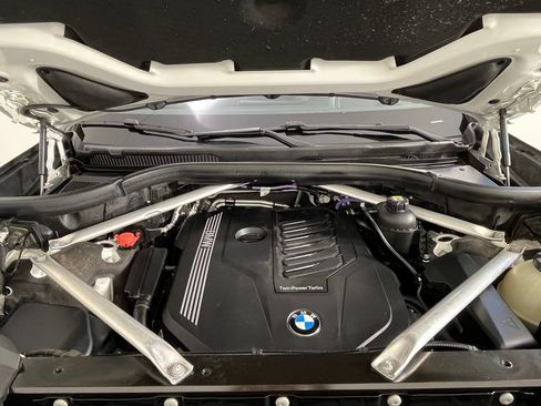 Used 2021 BMW X7 xDrive40i w/ M Sport Package AWD/4WD image 15