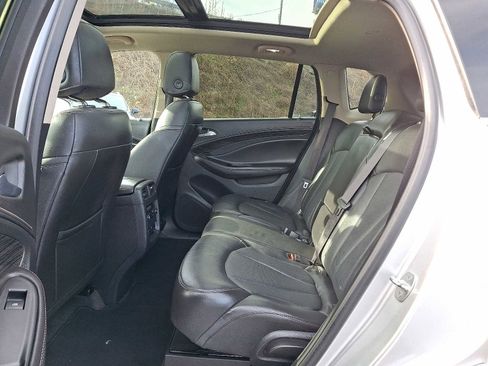 Used 2017 Buick Envision Essence image 10