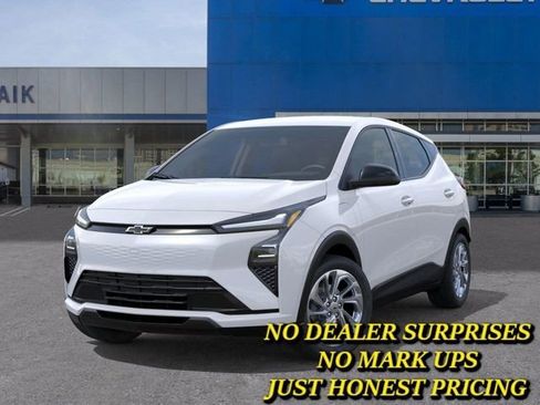 New 2027 Chevrolet Bolt LT w/ Comfort Package FWD image 6
