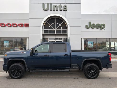 Used 2023 Chevrolet Silverado 3500 LTZ w/ LTZ Plus Package image 3