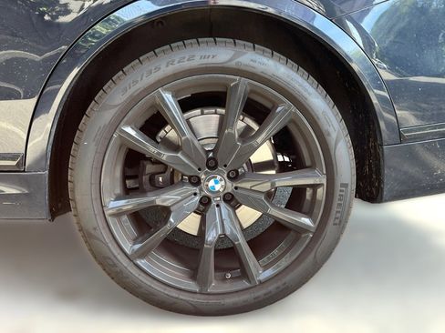 Used 2024 BMW X7 xDrive40i w/ M Sport Package AWD/4WD image 5