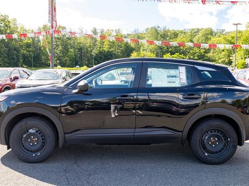 New 2025 Nissan Kicks S image 8