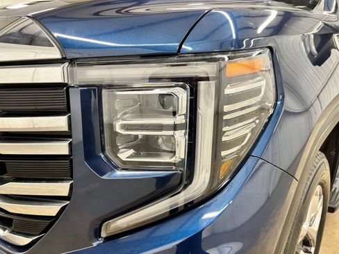 Used 2023 GMC Sierra 1500 SLT w/ SLT Premium Package RWD image 8